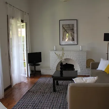 Holiday home The Dormer House Cascais